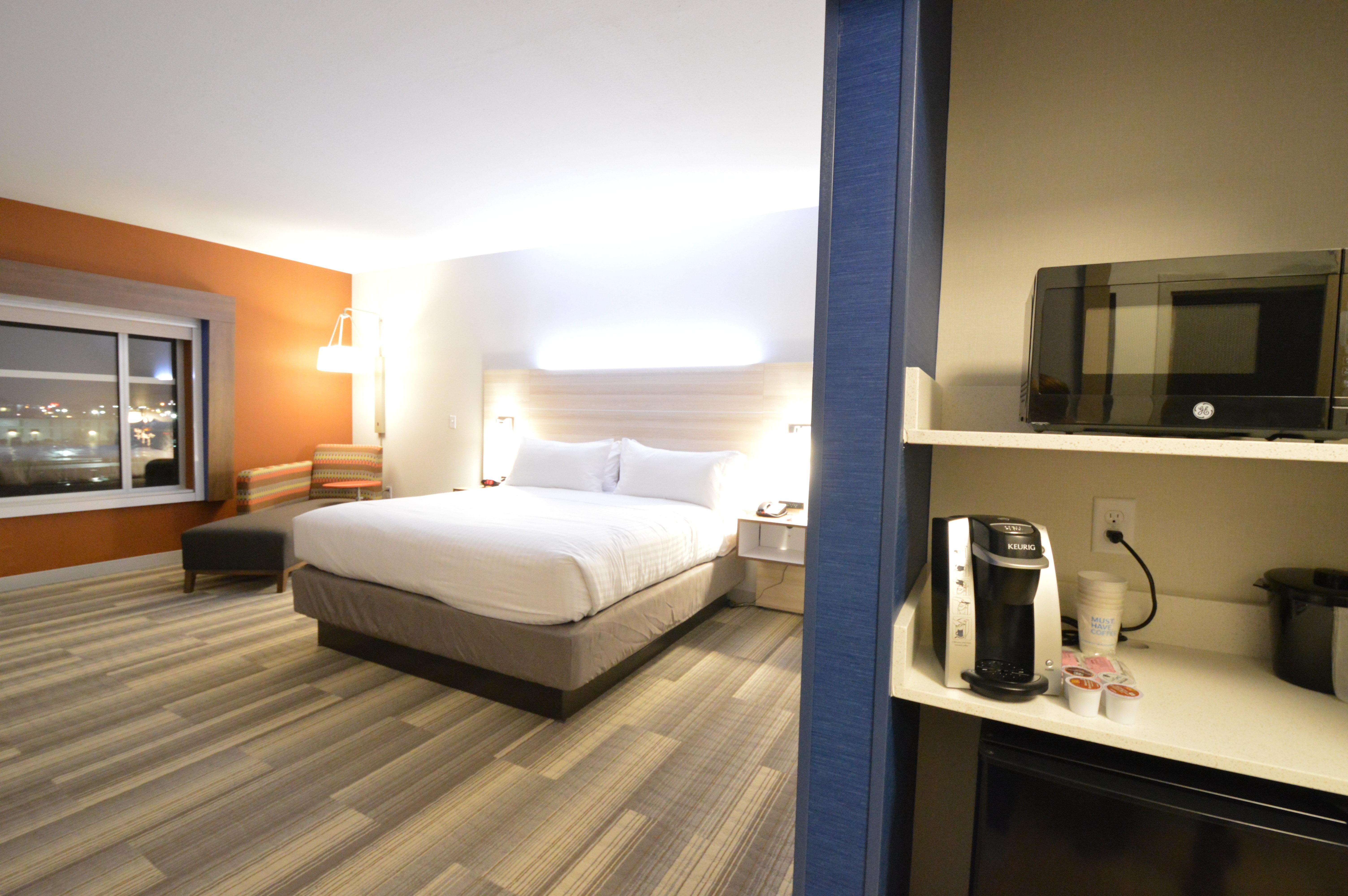 Holiday Inn Express & Suites Toledo West By Ihg Dış mekan fotoğraf